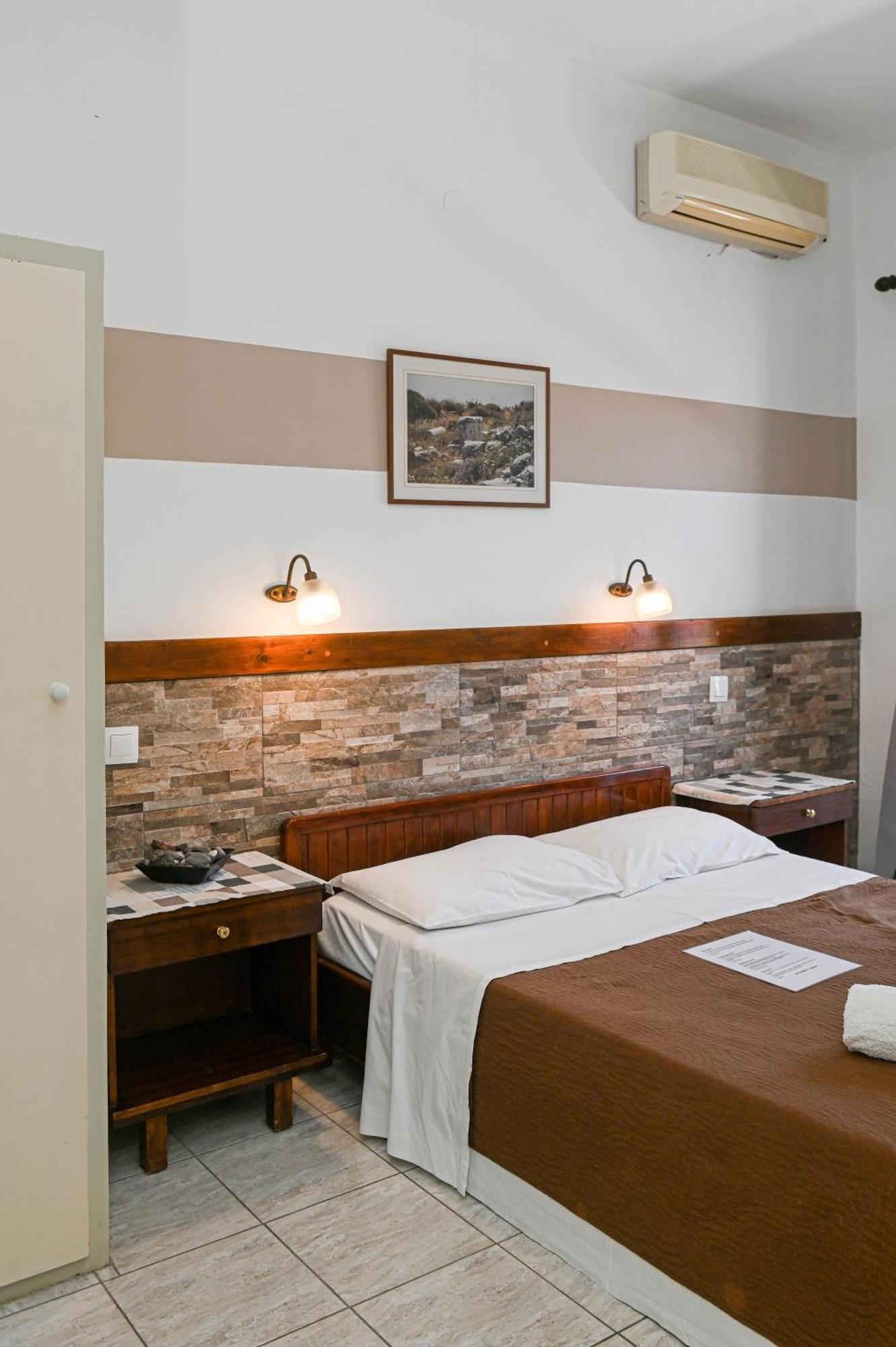 Narkissos Hotel Камари Экстерьер фото