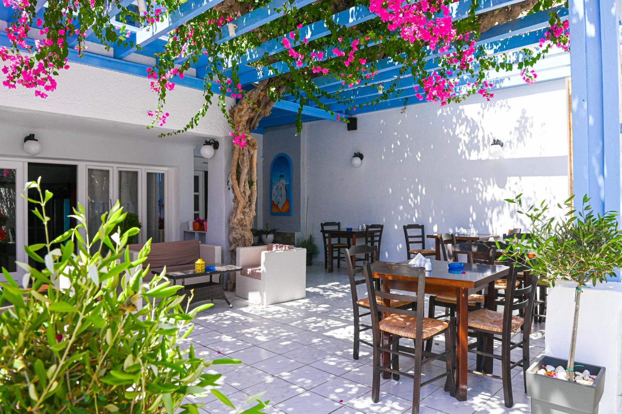 Narkissos Hotel Камари Экстерьер фото