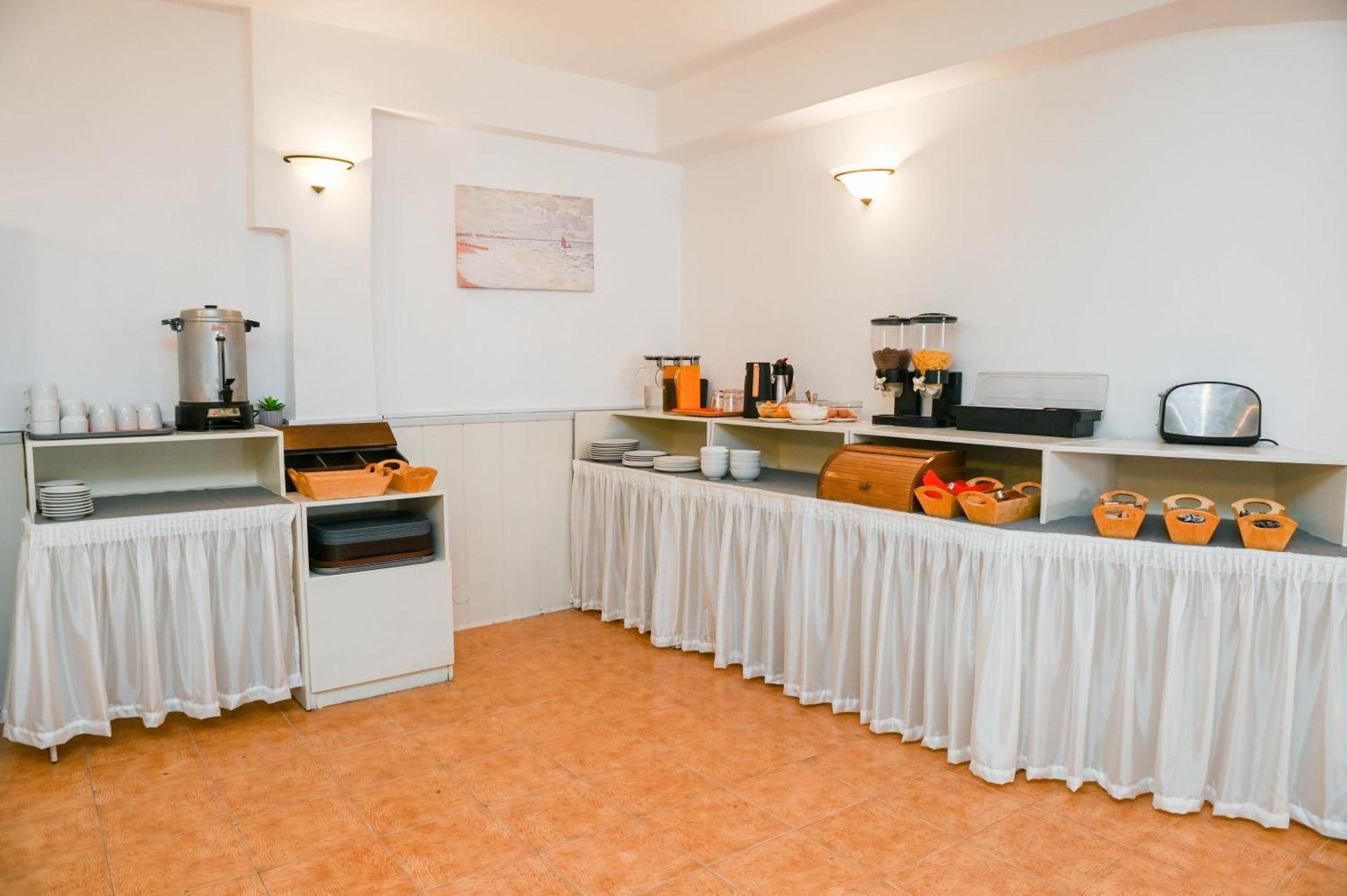 Narkissos Hotel Камари Экстерьер фото