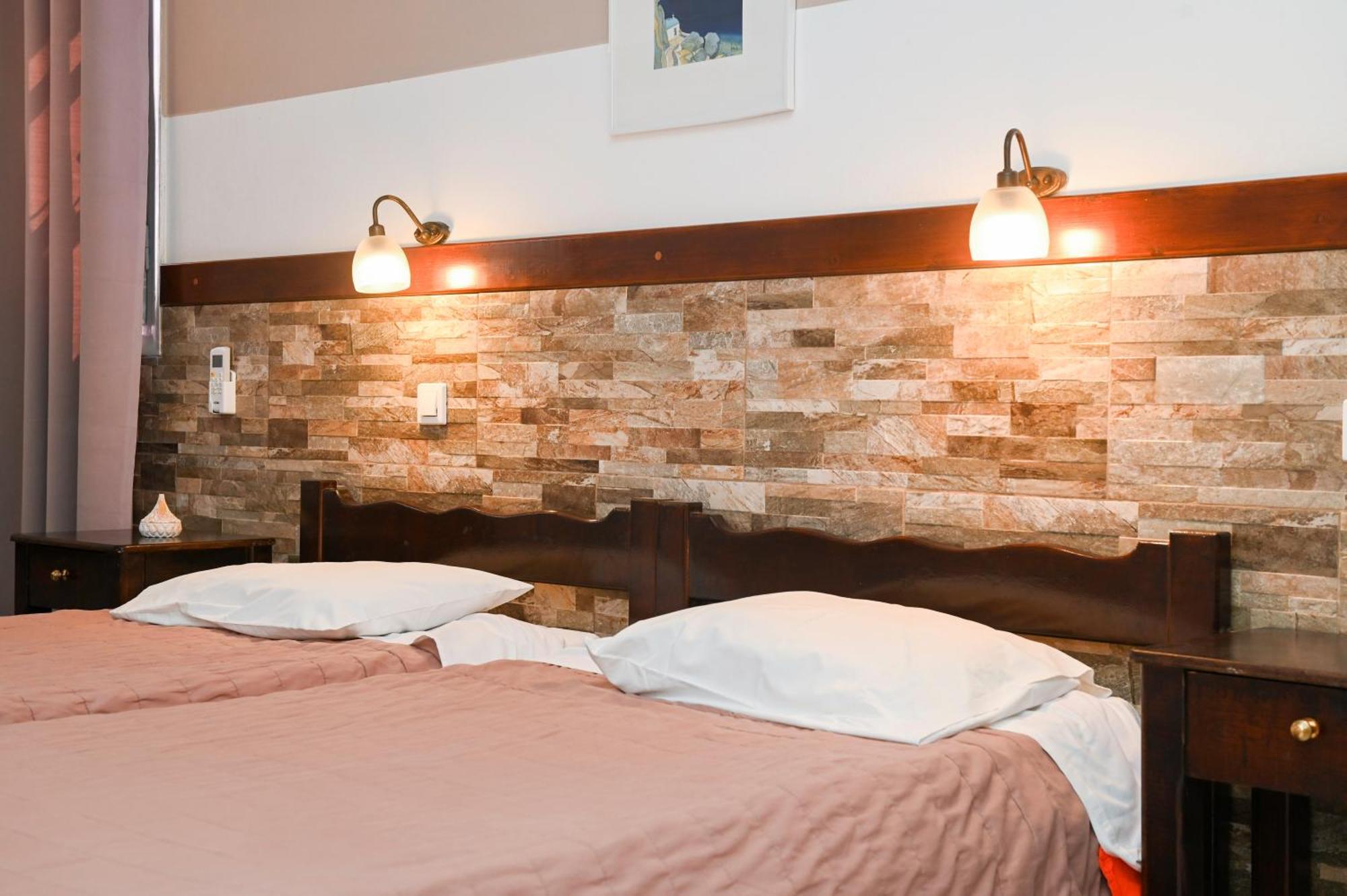 Narkissos Hotel Камари Экстерьер фото