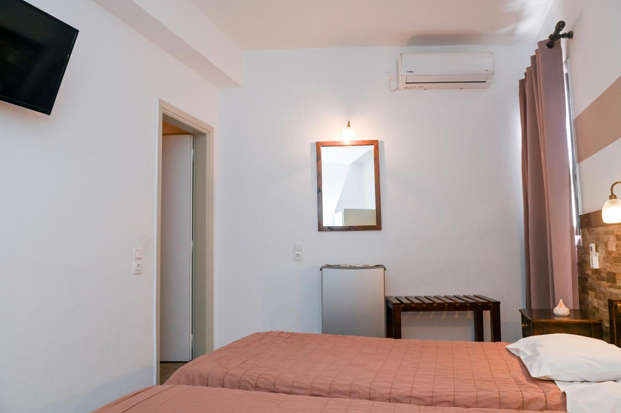 Narkissos Hotel Камари Экстерьер фото
